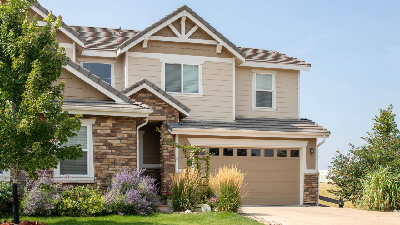 What to Know Before Touring a Model Home