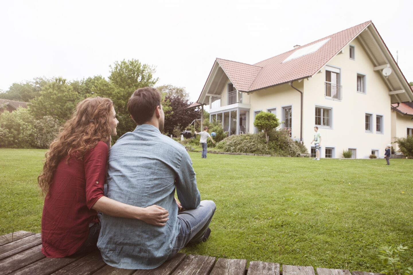 Do I Buy or Sell a House First?