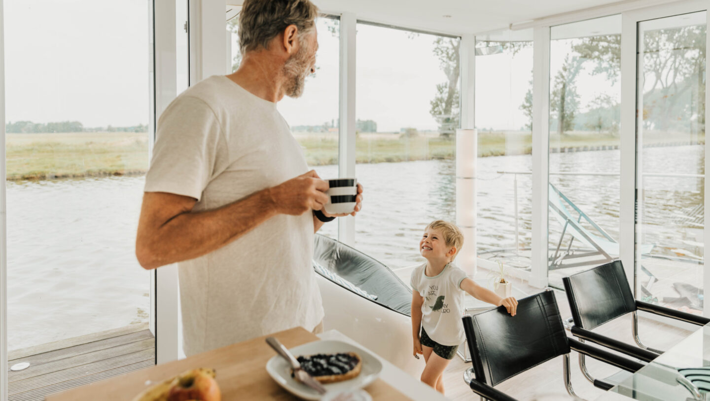 floating home vs houseboat