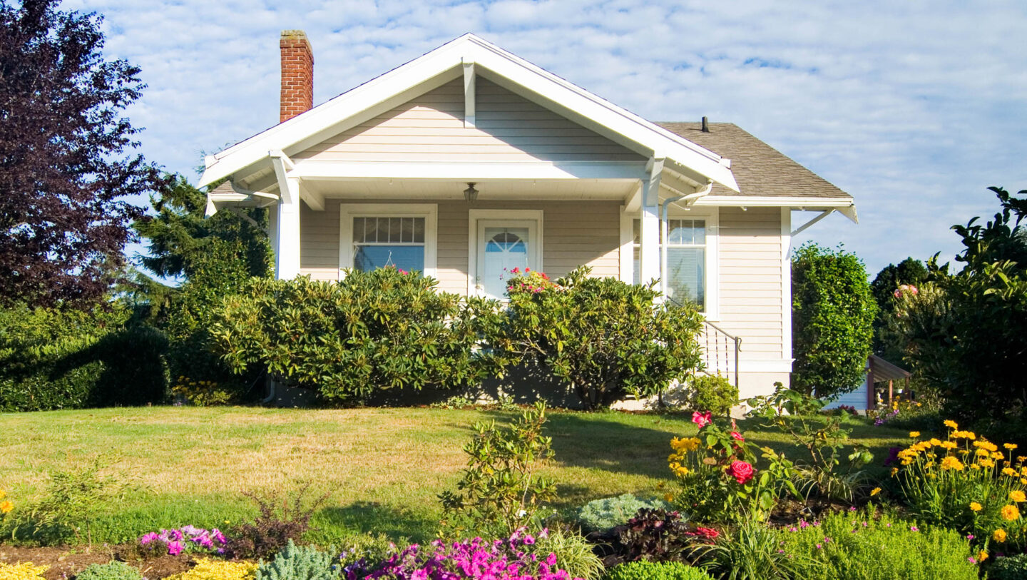 Housing Market Hacks: 9 Tips for Finding a Bargain-Priced Home | Zillow