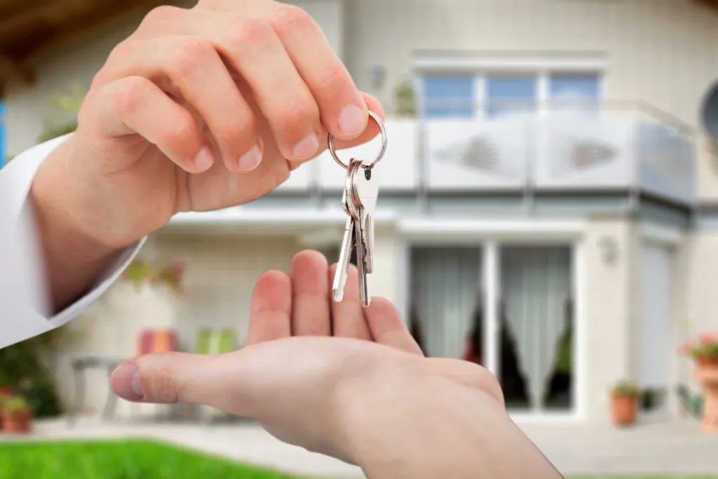 Subleasing: Pros and Cons for Landlords
