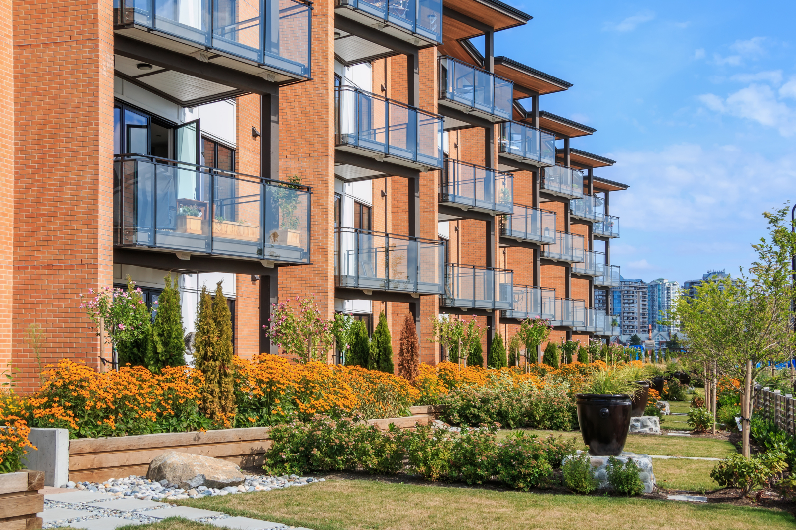 Love at First Site Visit: How to Ace the Apartment Showing for Renters