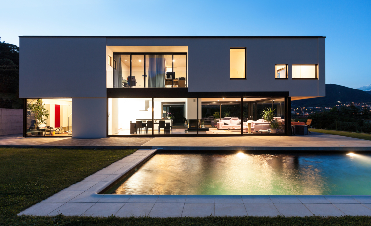From Thoroughbred Horse Breeder to Successful Premier Agent [Video]