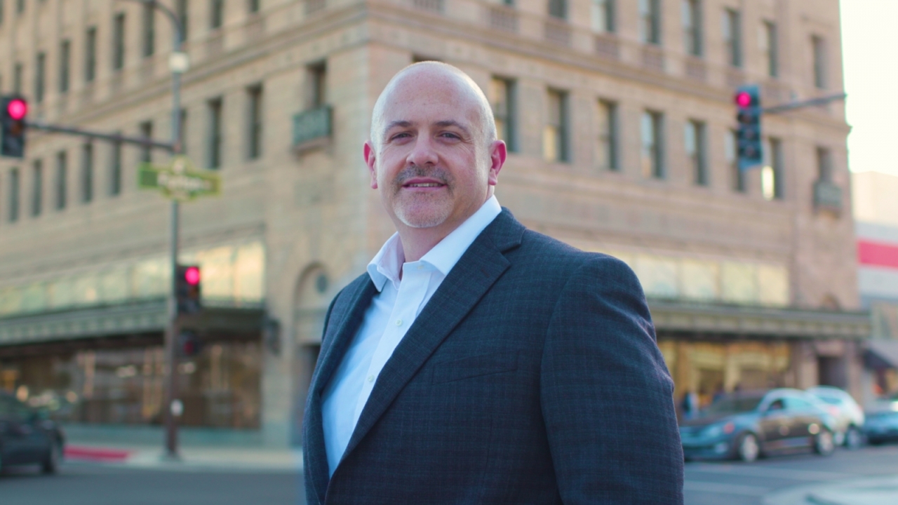 Zillow Premier Agent Jason Farris of Fresno, CA.