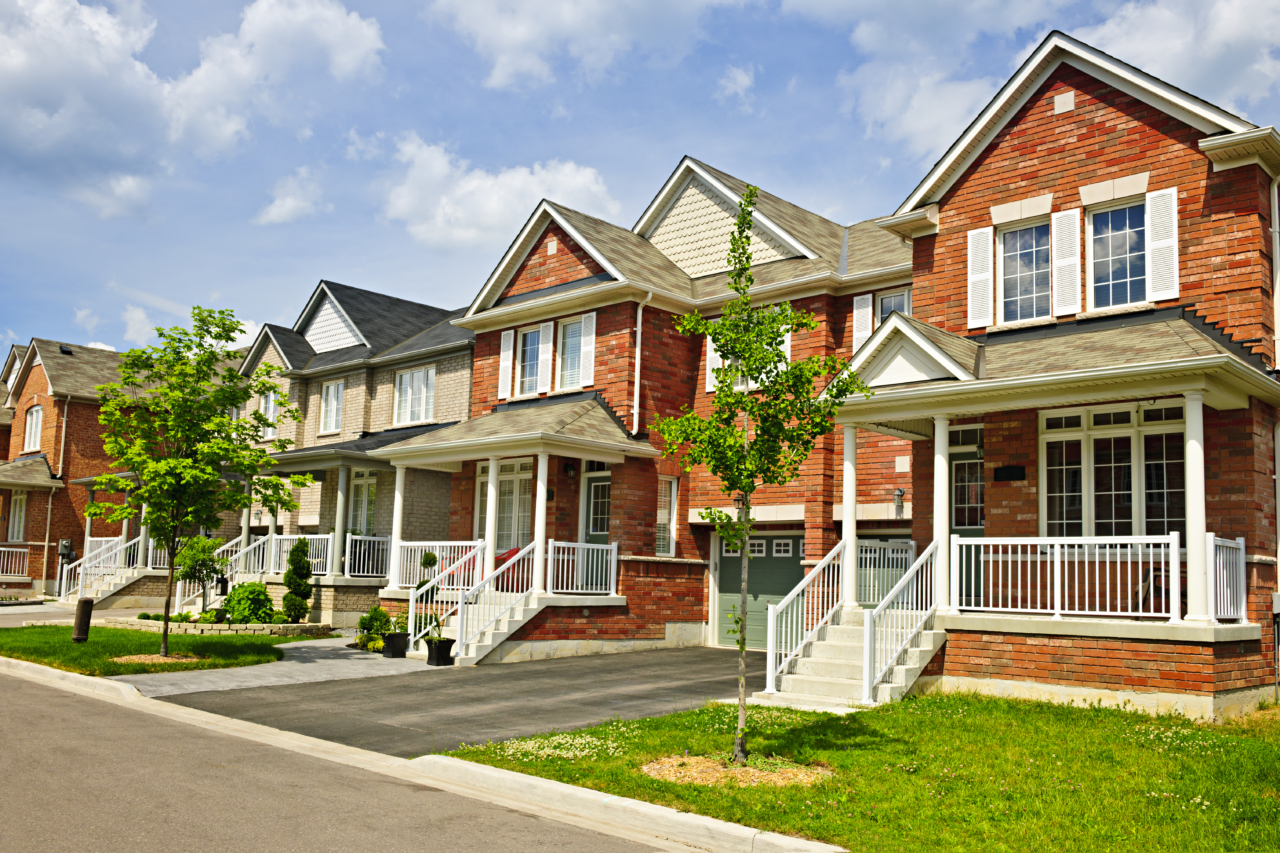 10 Catchy Real Estate Ads You Won't Want to Miss