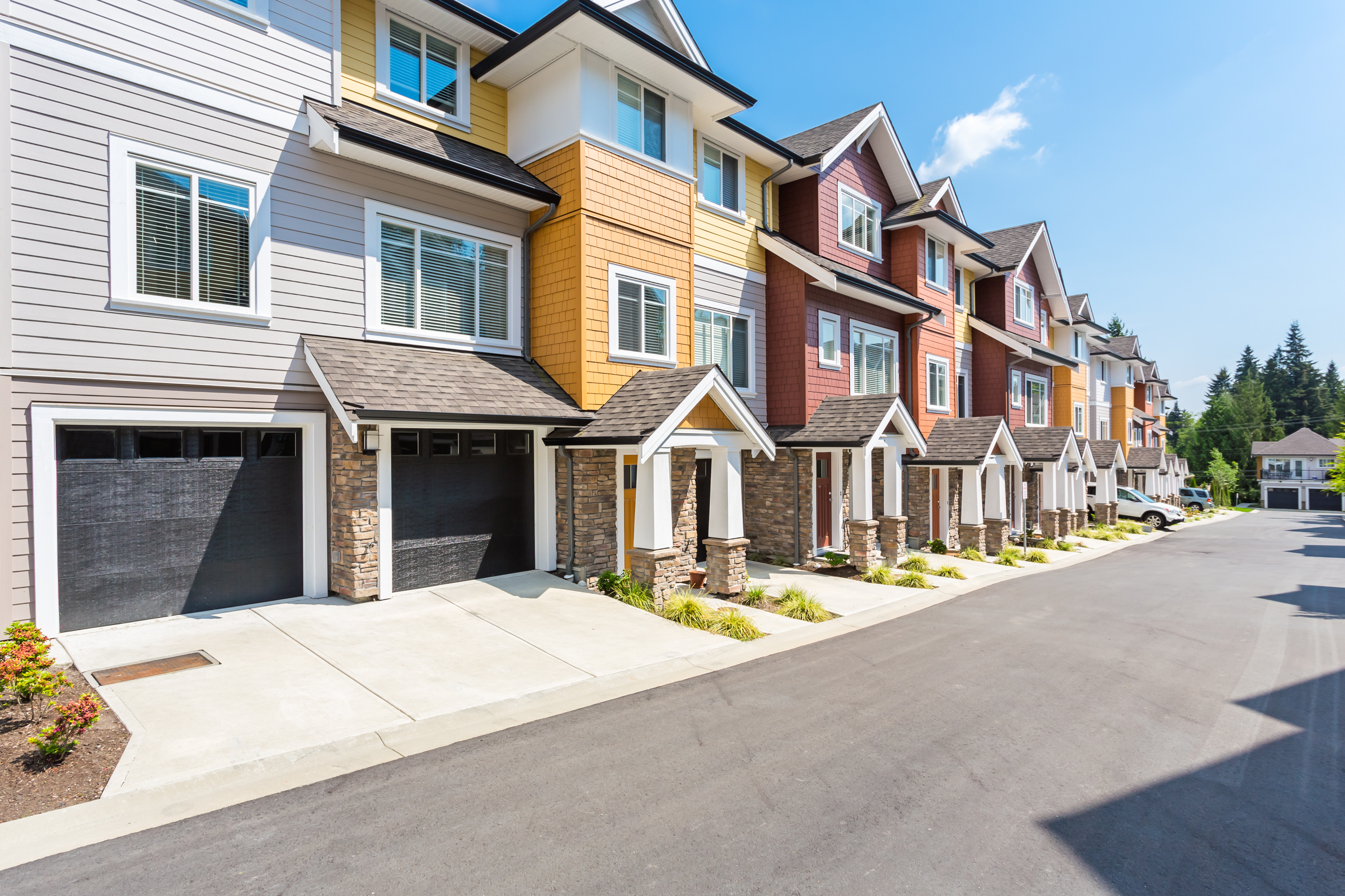 Market Trends: 4 Things to Consider When Clients Make or Compete with Cash Offers