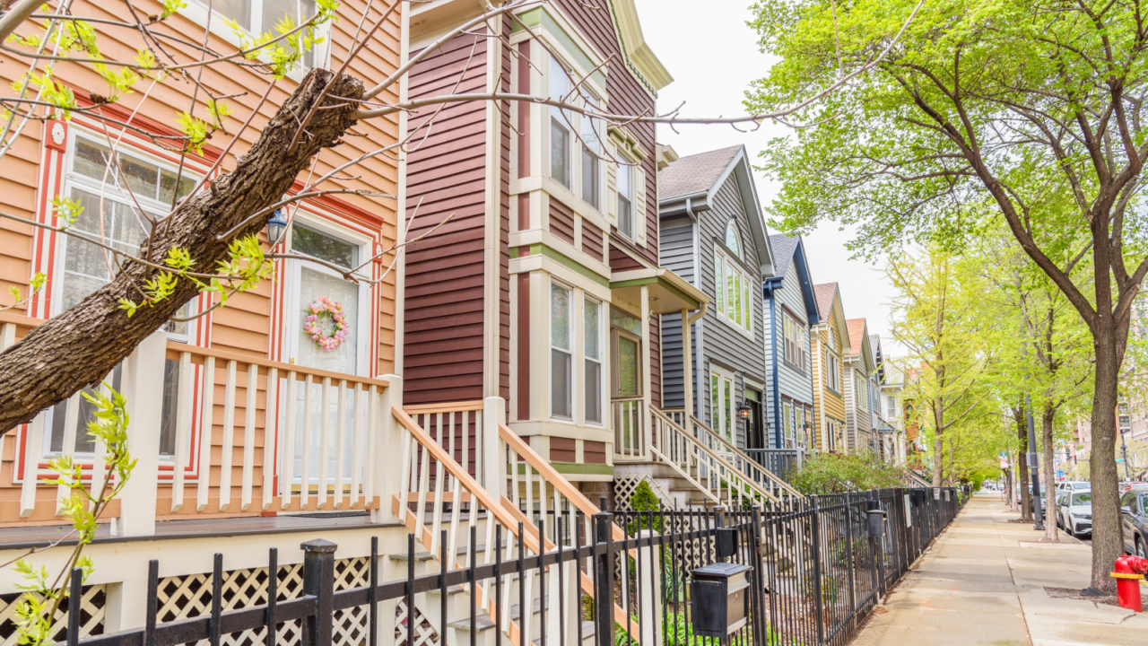 houses on chicago street