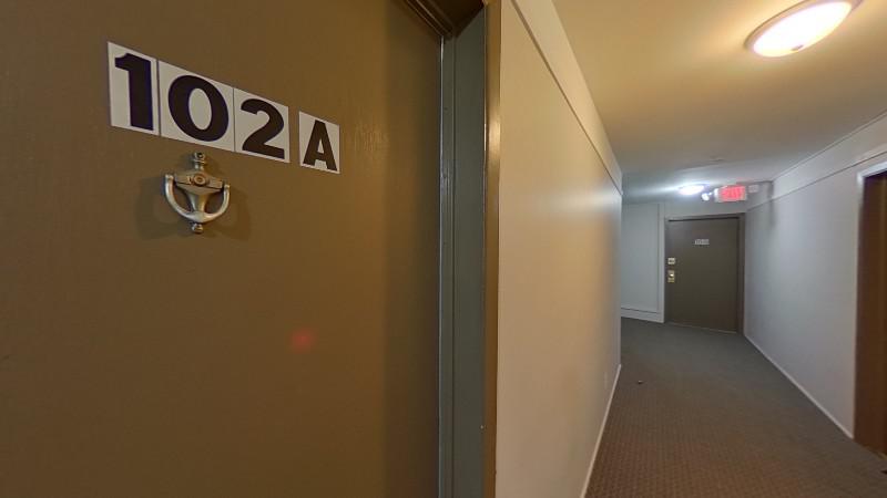 102A
