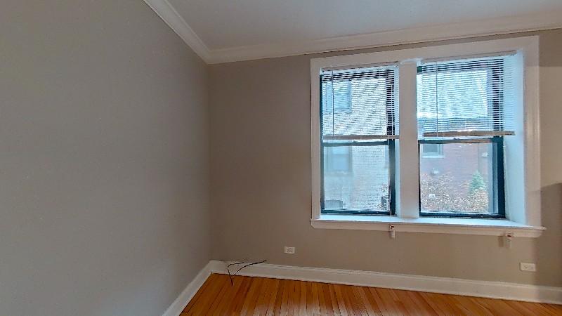 660 W. Barry - Studio - 13