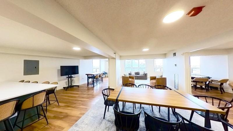 8975 W Gold Rd Recreation Room, Niles, IL 60714