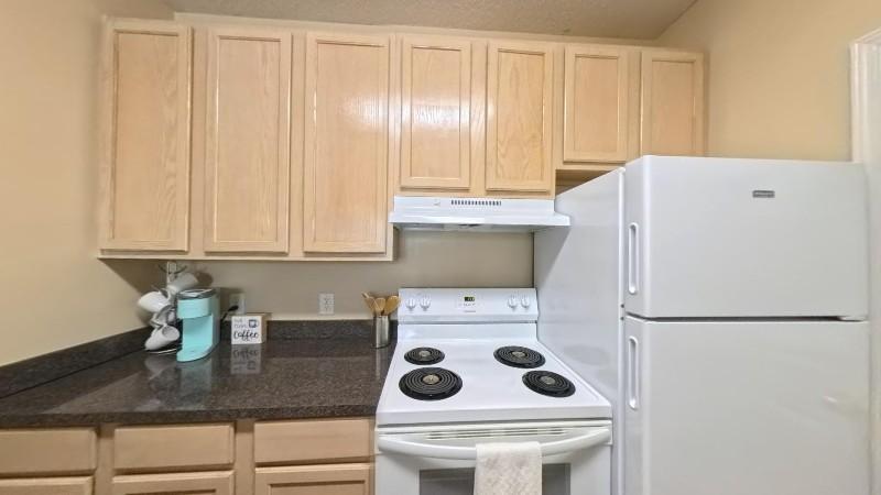 2103 21st Street SE Apt 26, Hickory, NC 28602