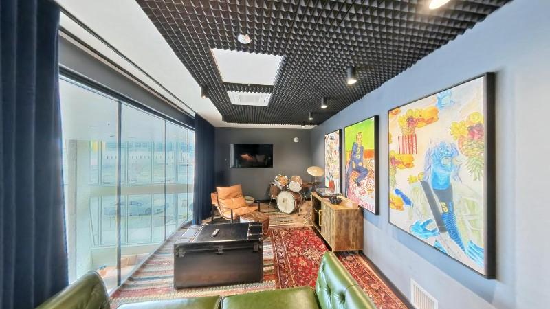 223 Taylor Ave N, Recording Room Seattle, WA 98109