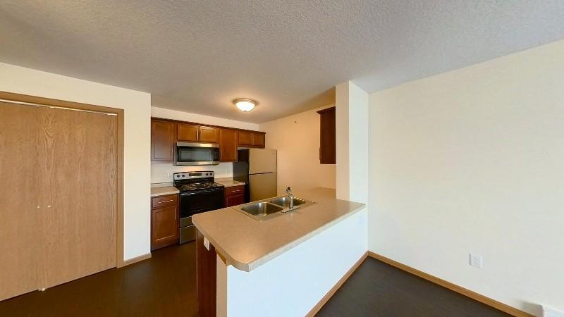 1BR B